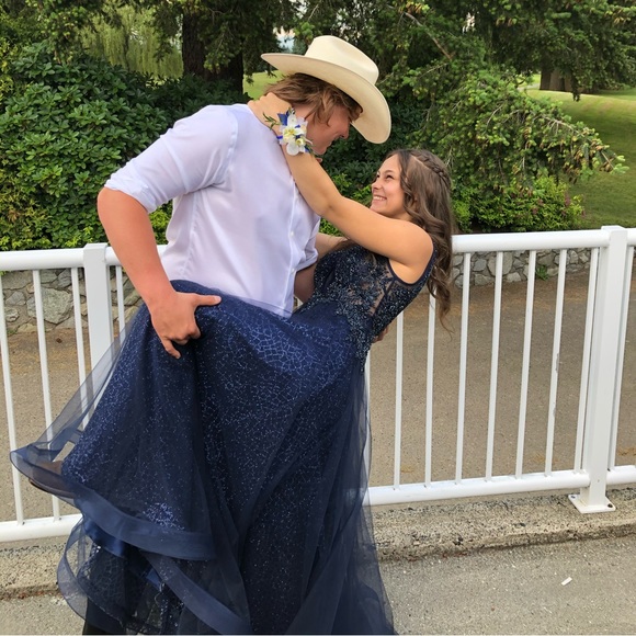 Meet your Posher, Marissa - Picture 1 of 1